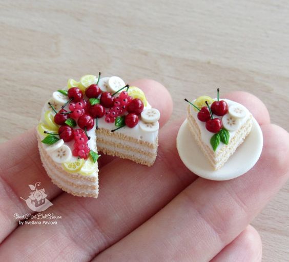 Miniature Cakes - Summer sponge with fruit in 1/12 scale