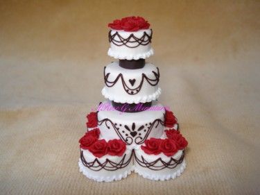 Miniature Cakes - Dramatic wedding cake in polymer clay 1/12 scale for dollhouse
