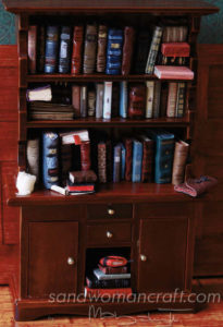 bookcase with books in 1:12 scale - how to recreate an English living room in 1/12 scale