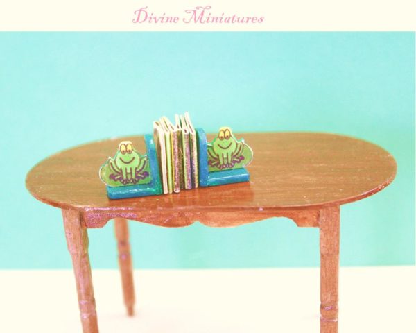 green frog on a lilypad bookend in 1:12 scale dollhouse miniature