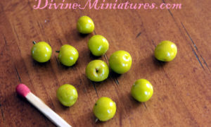 1:12 scale miniature green apples
