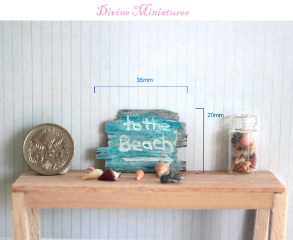 to the beach sign in 1:12 scale dollhouse miniature
