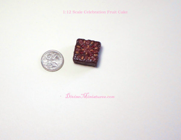 celebration fruit cake, christmas cake in 1:12 scale dollhouse miniature