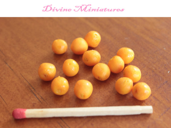 This listing is for six or twelve miniature oranges, individual pieces. 1:12 scale dollhouse miniature fruit