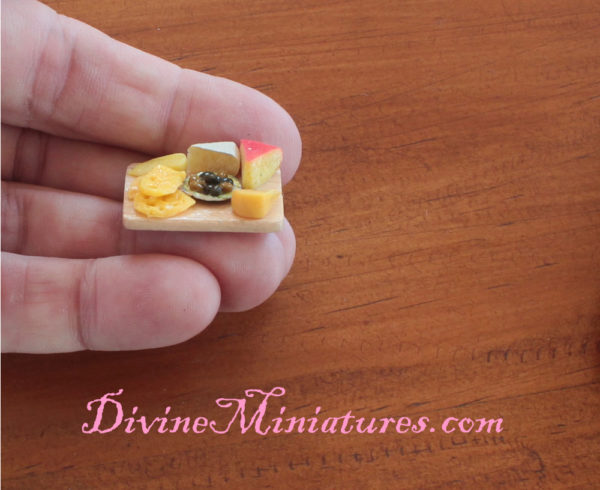 cheese platter in 1:12 scale dollhouse miniature