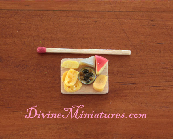 cheese platter in 1:12 scale dollhouse miniature