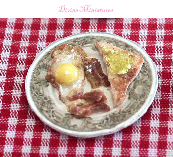 eggs and bacon on toast in 1:12 scale dollhouse miniature food