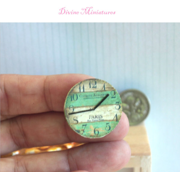 green rustic farmhouse wall clock in 1:12 scale dollhouse miniature