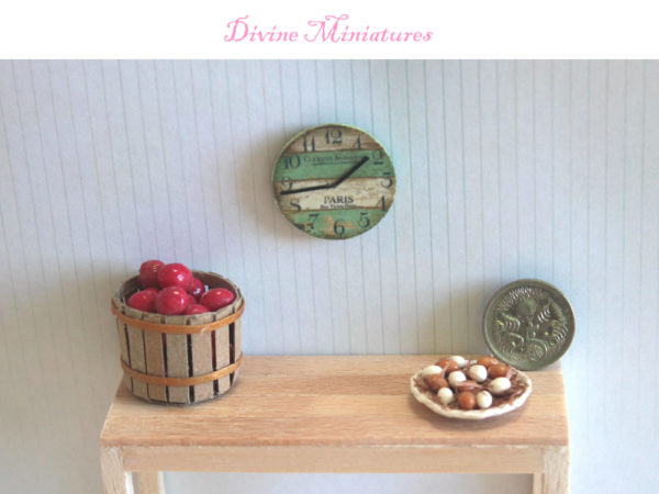 green rustic farmhouse wall clock in 1:12 scale dollhouse miniature