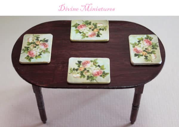 set 4 floral placemats in 1:12 scale